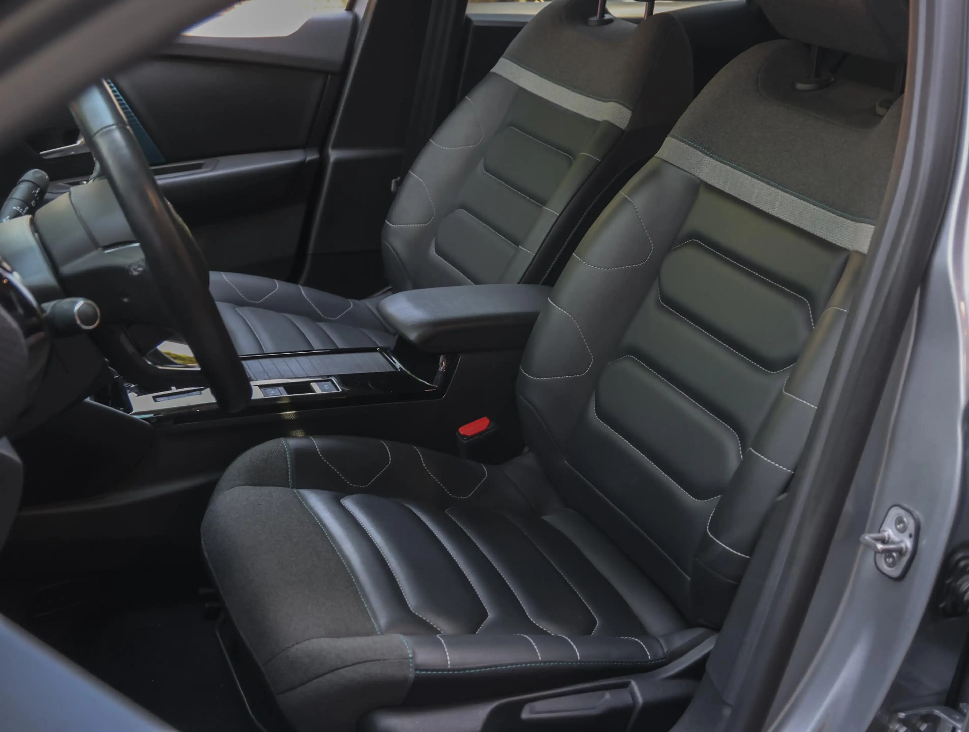 Citroen E-C4 Electric Shine 50 kWh 136pk | ACCU 92% | Camera | Adaptive — photo 12