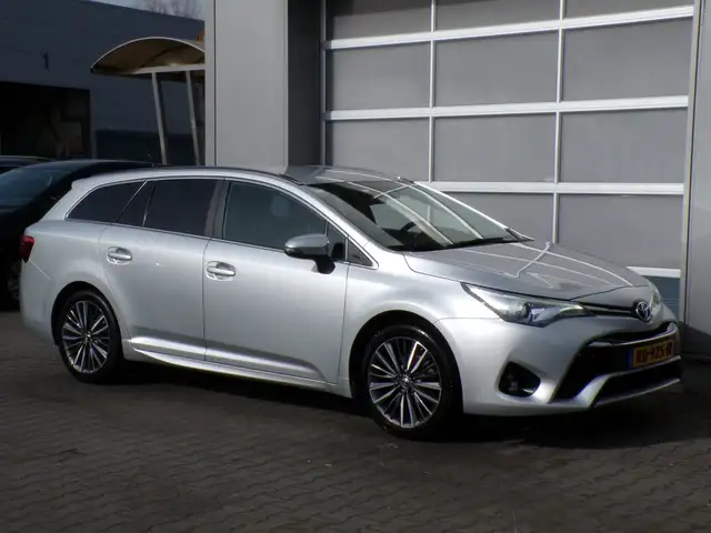 Toyota Avensis 1.8 VVT-i Executive|Cruise|Camera|Leder|Clima