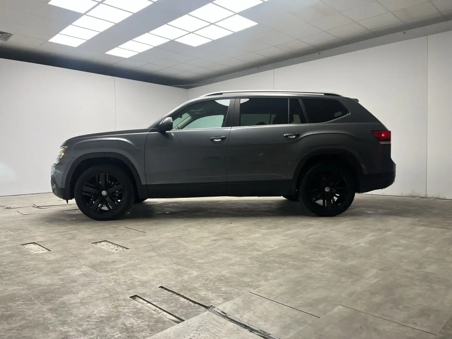 Volkswagen Atlas 3.6 V6 SE 7-Sitze Klima Leder Rückfahrkamera Grau - 2
