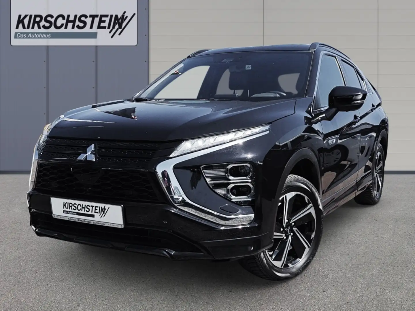 Mitsubishi Eclipse Cross Plug-In Hybrid Select Allwetter Navi LED Czarny - 1