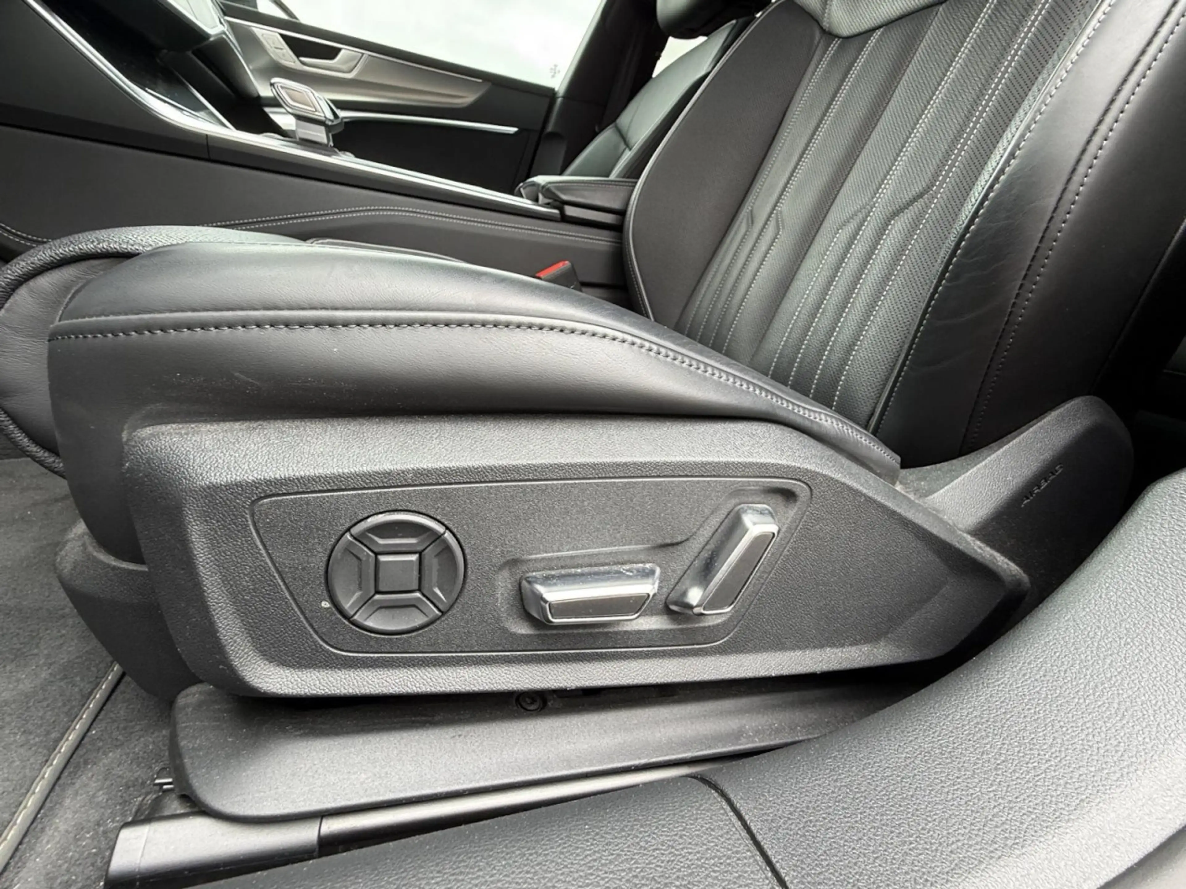 Audi A7 Sportback 55 TFSI quattro S-tronic Klima Navi — photo 11