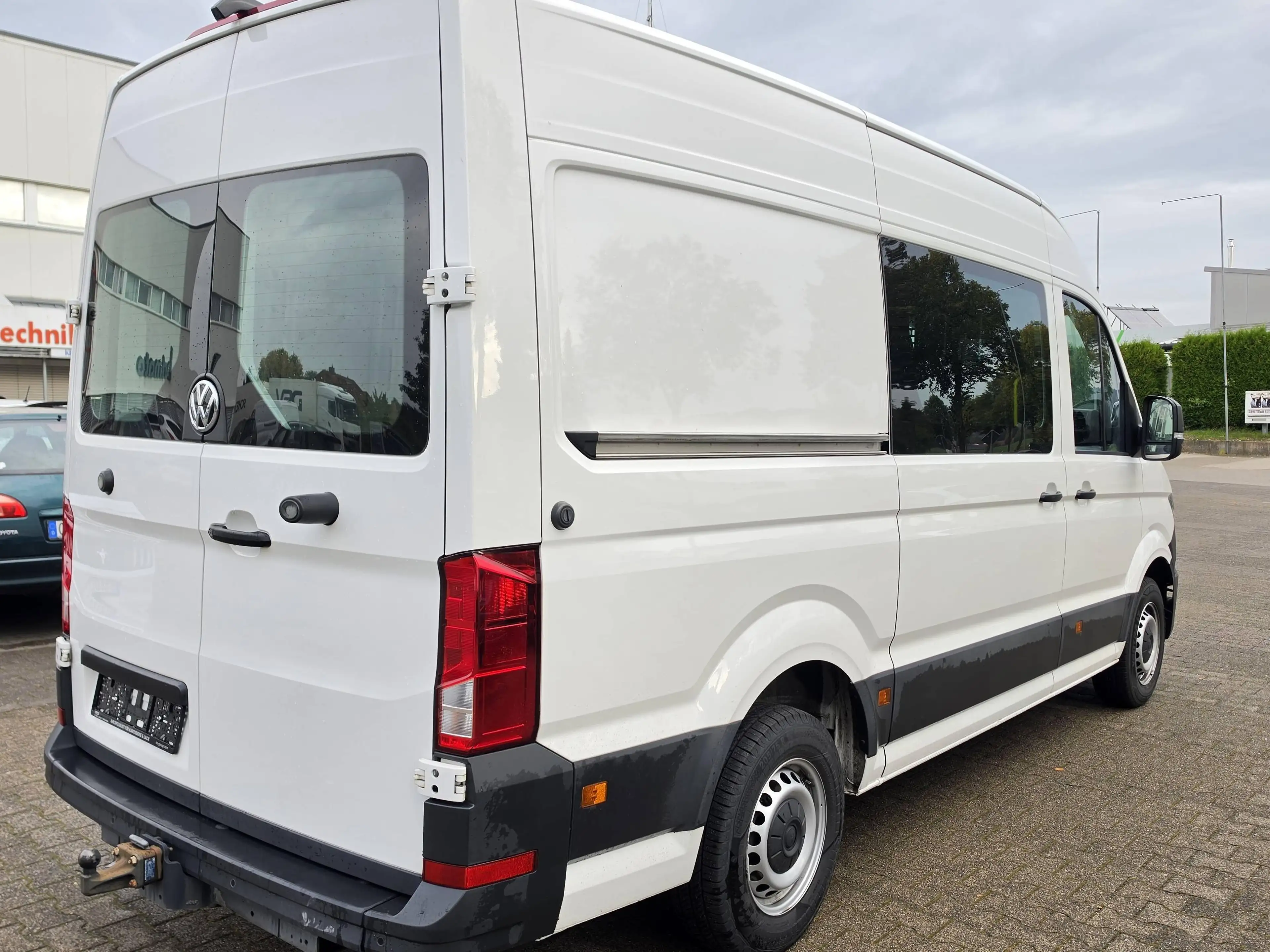 Volkswagen Crafter 35 mittellang Hochdach L2/H2 FWD Automatik Navi/Kamera — photo 3