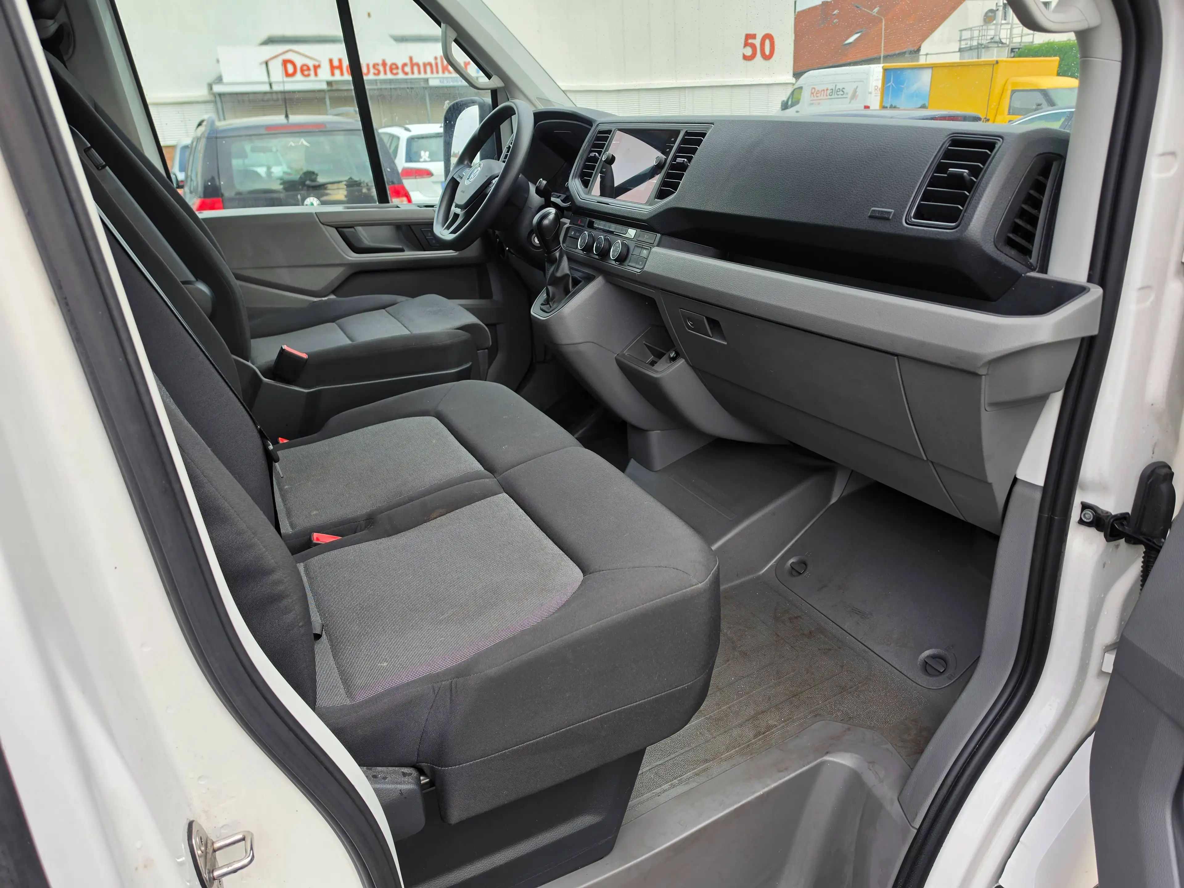 Volkswagen Crafter 35 mittellang Hochdach L2/H2 FWD Automatik Navi/Kamera — photo 8