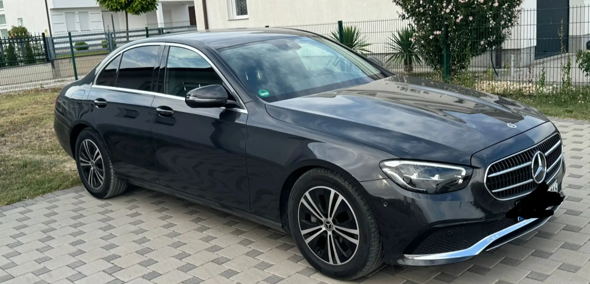 Mercedes-Benz E 220 d 4Matic 9G-TRONIC Avantgarde - 2