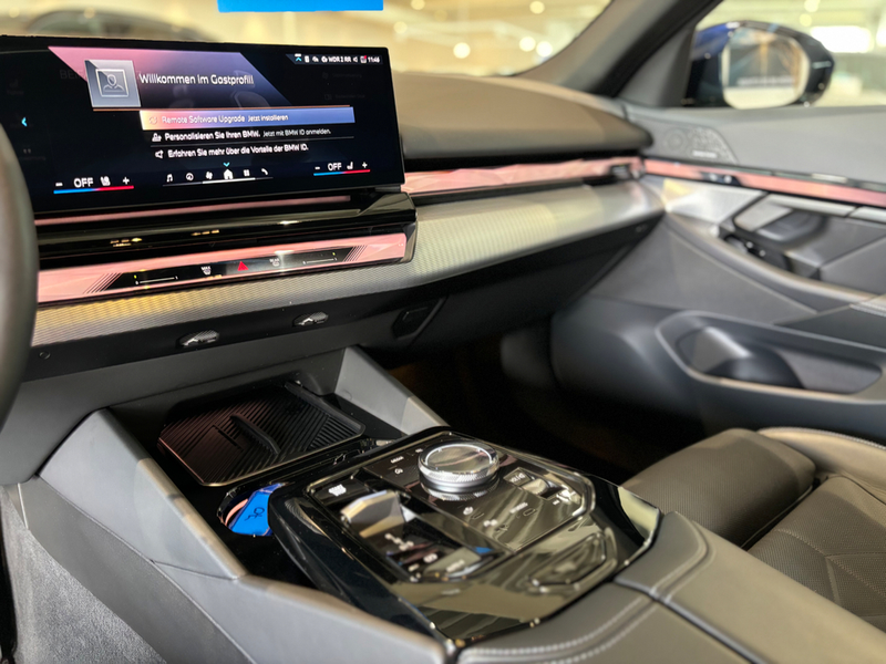 BMW 540 d xDrive Touring M Sportpaket Panorama AHK — photo 22
