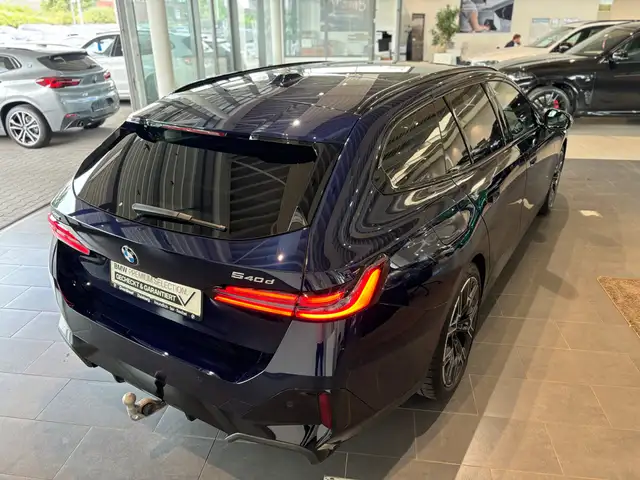 BMW 5 Series view 12