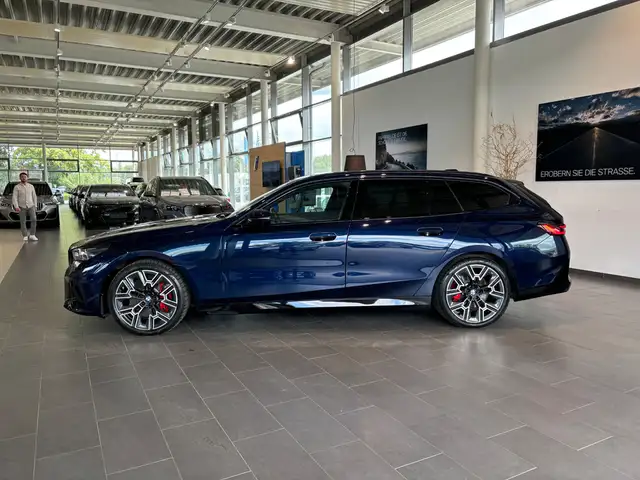 BMW 5 Series view 7