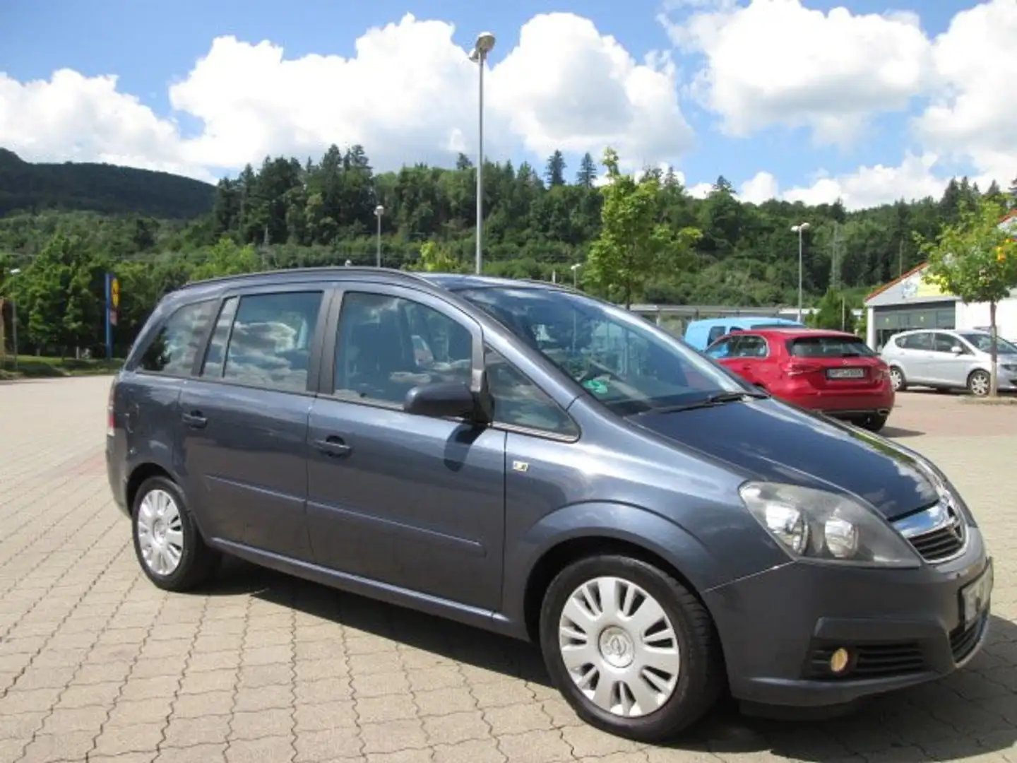 Opel Zafira 1.6 Cosmo+1.HAND+TÜV NEU+WENIG KM+7-SITZER+ Grau - 2