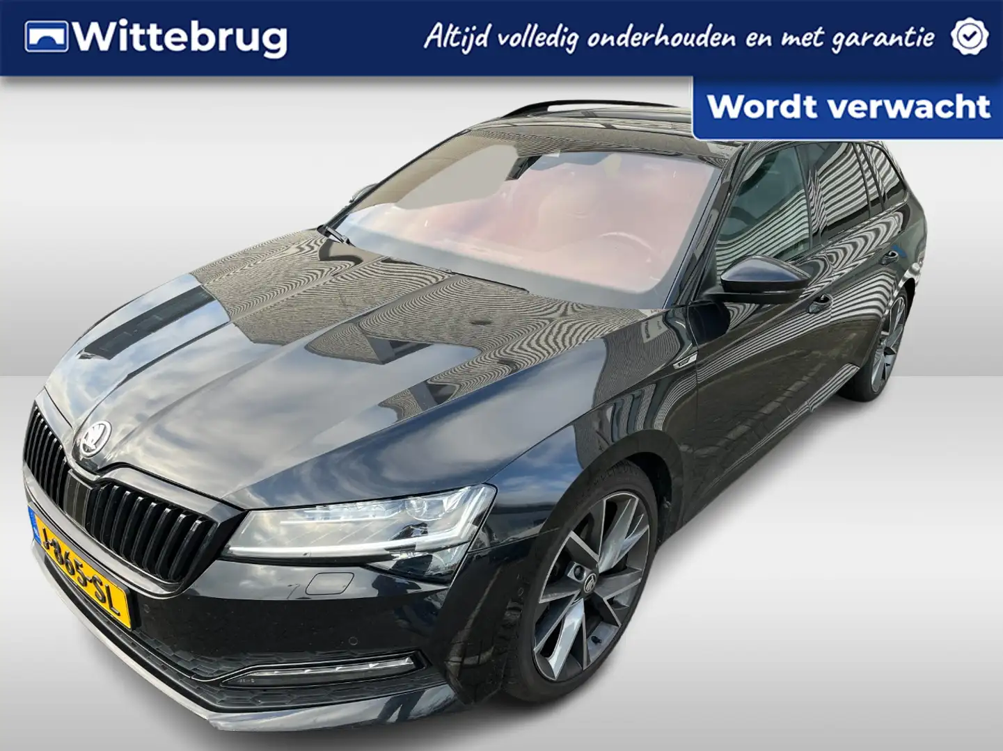 Skoda Superb Combi 1.5 TSI 150pk DSG Sportline Panoramadak / 19 Zwart - 1