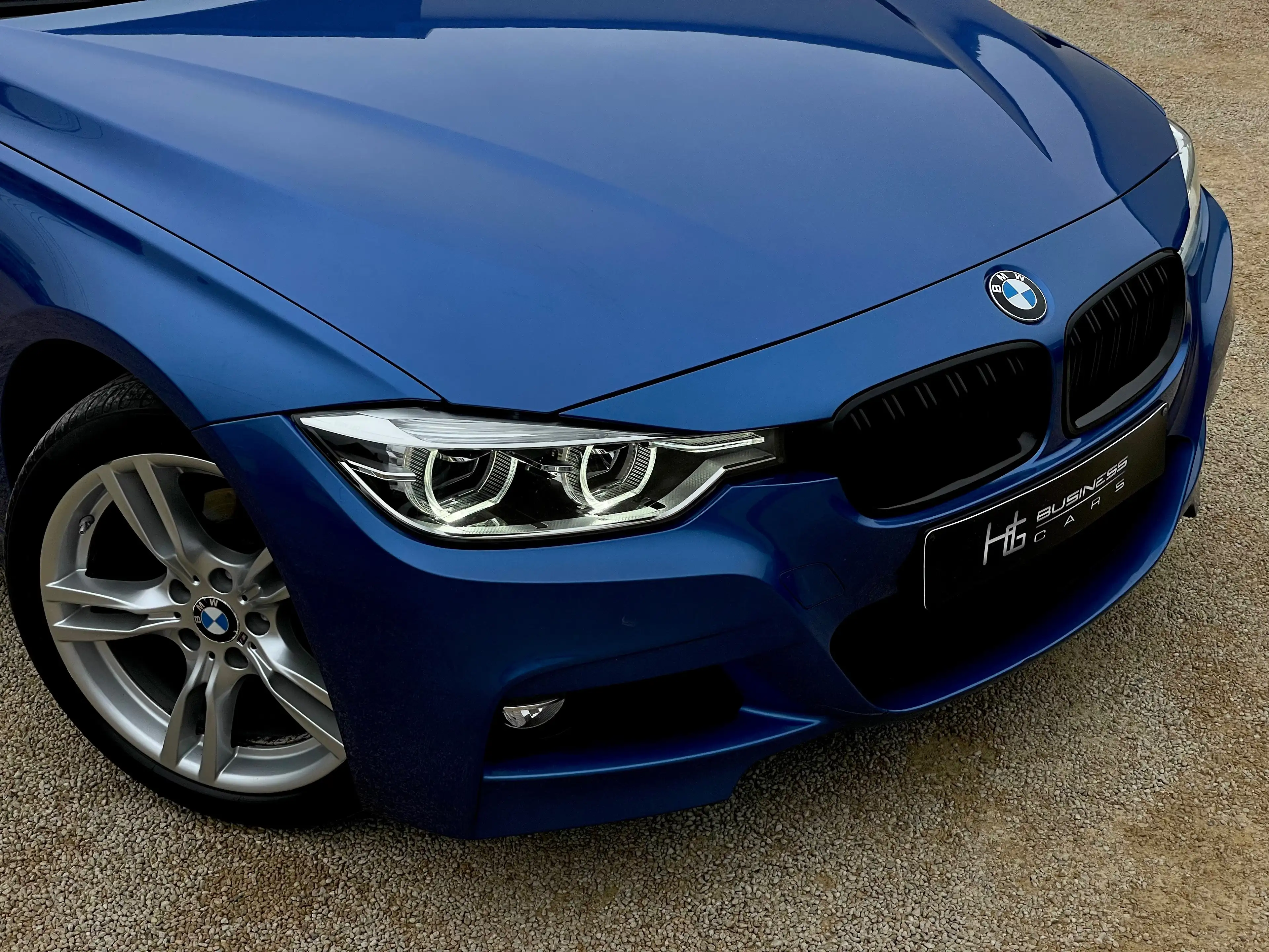 BMW 318 iA/ PACK M/ SHADOW LINE/ APPLE CARPLAY/ FULL LED/ CUIR/ CLIM — photo 9