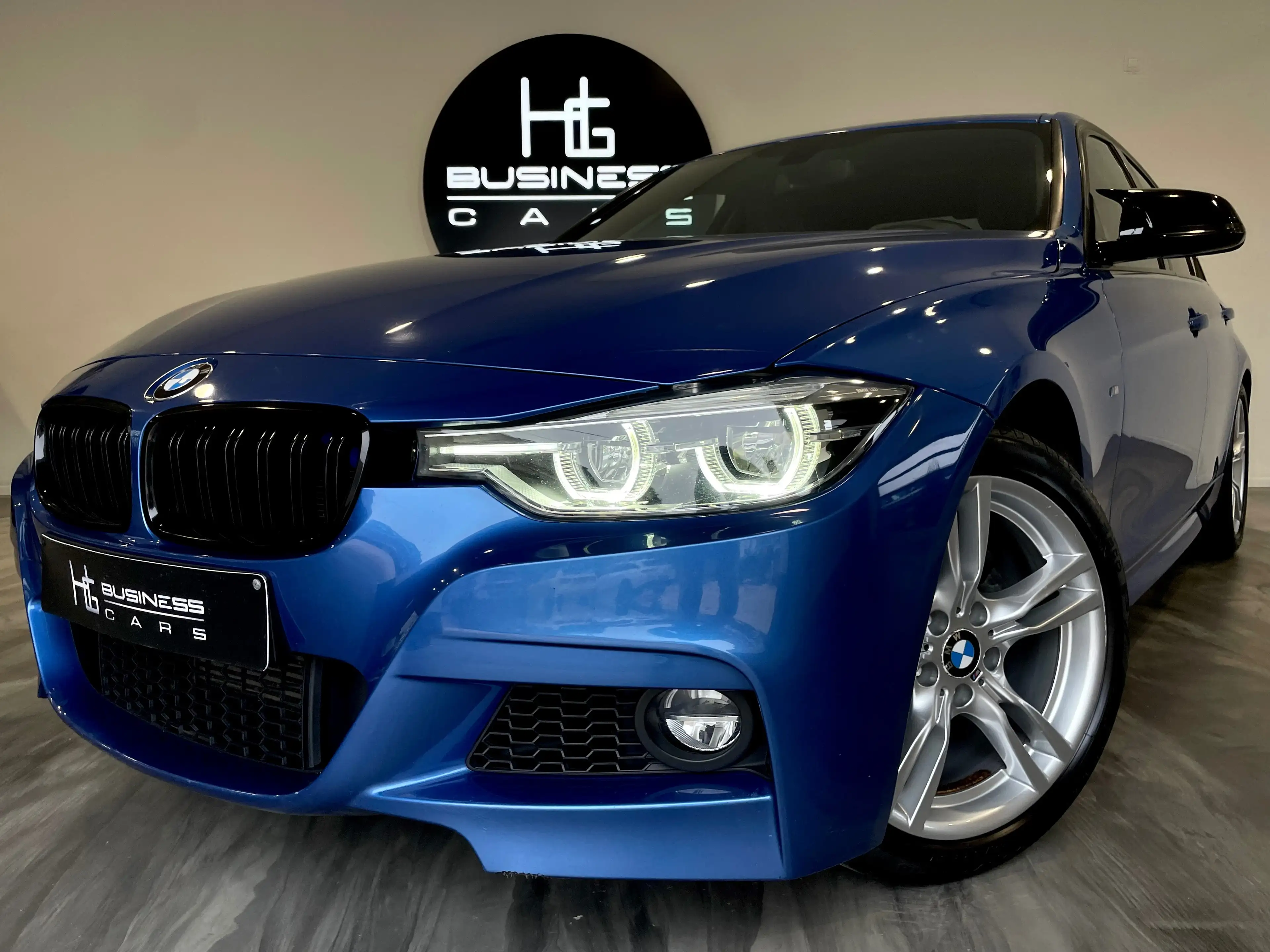 BMW 318 iA/ PACK M/ SHADOW LINE/ APPLE CARPLAY/ FULL LED/ CUIR/ CLIM