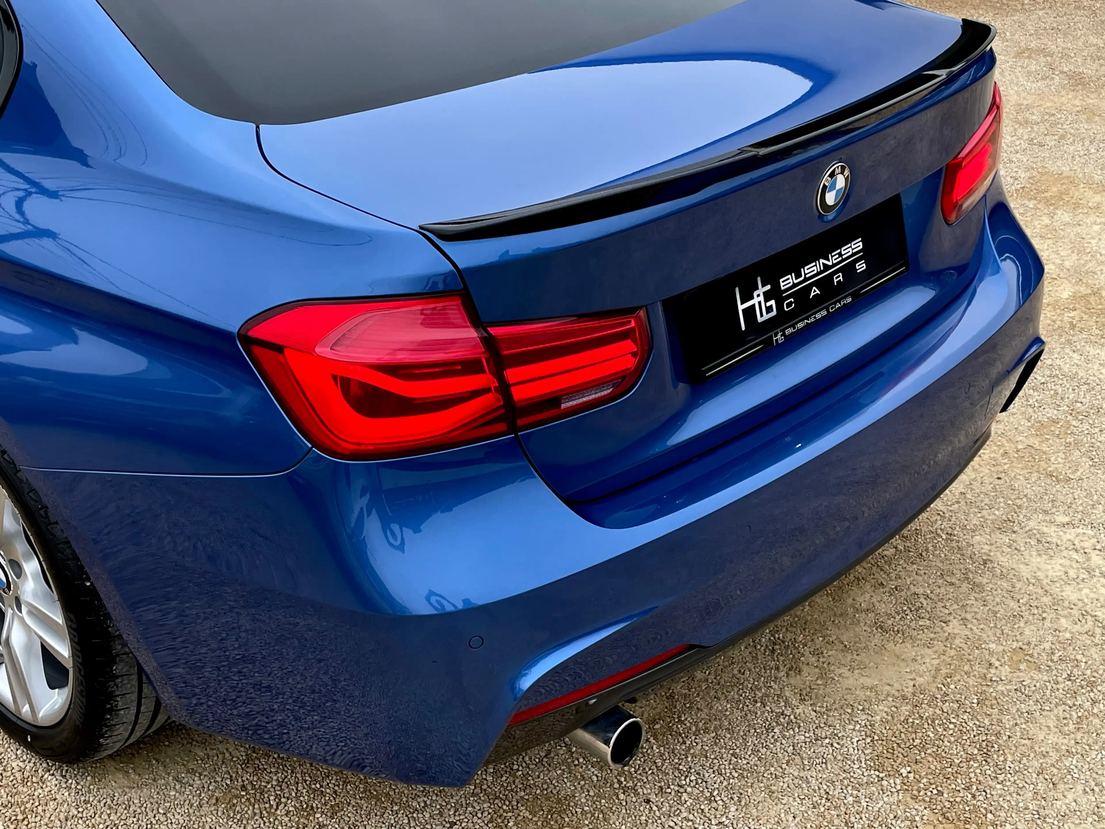 BMW 318 iA/ PACK M/ SHADOW LINE/ APPLE CARPLAY/ FULL LED/ CUIR/ CLIM — photo 12