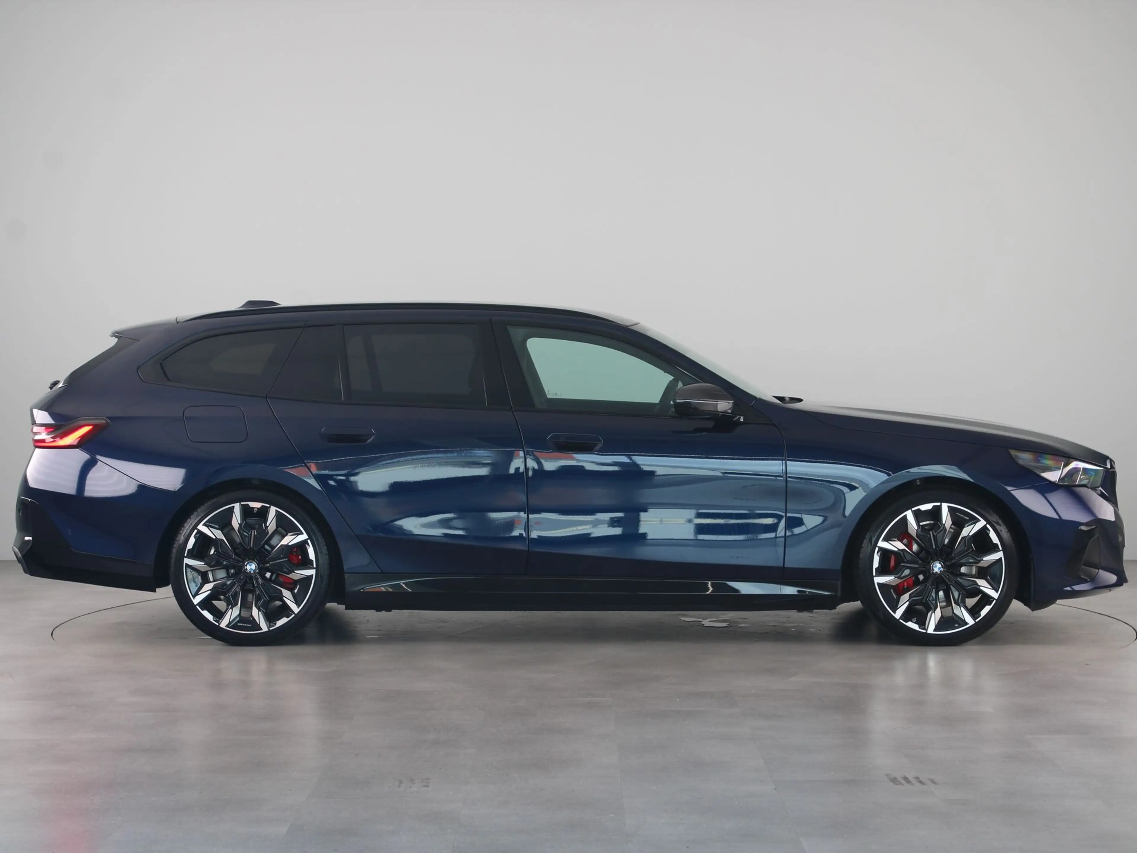 BMW 550 5 Serie 550e Touring xDrive — photo 10
