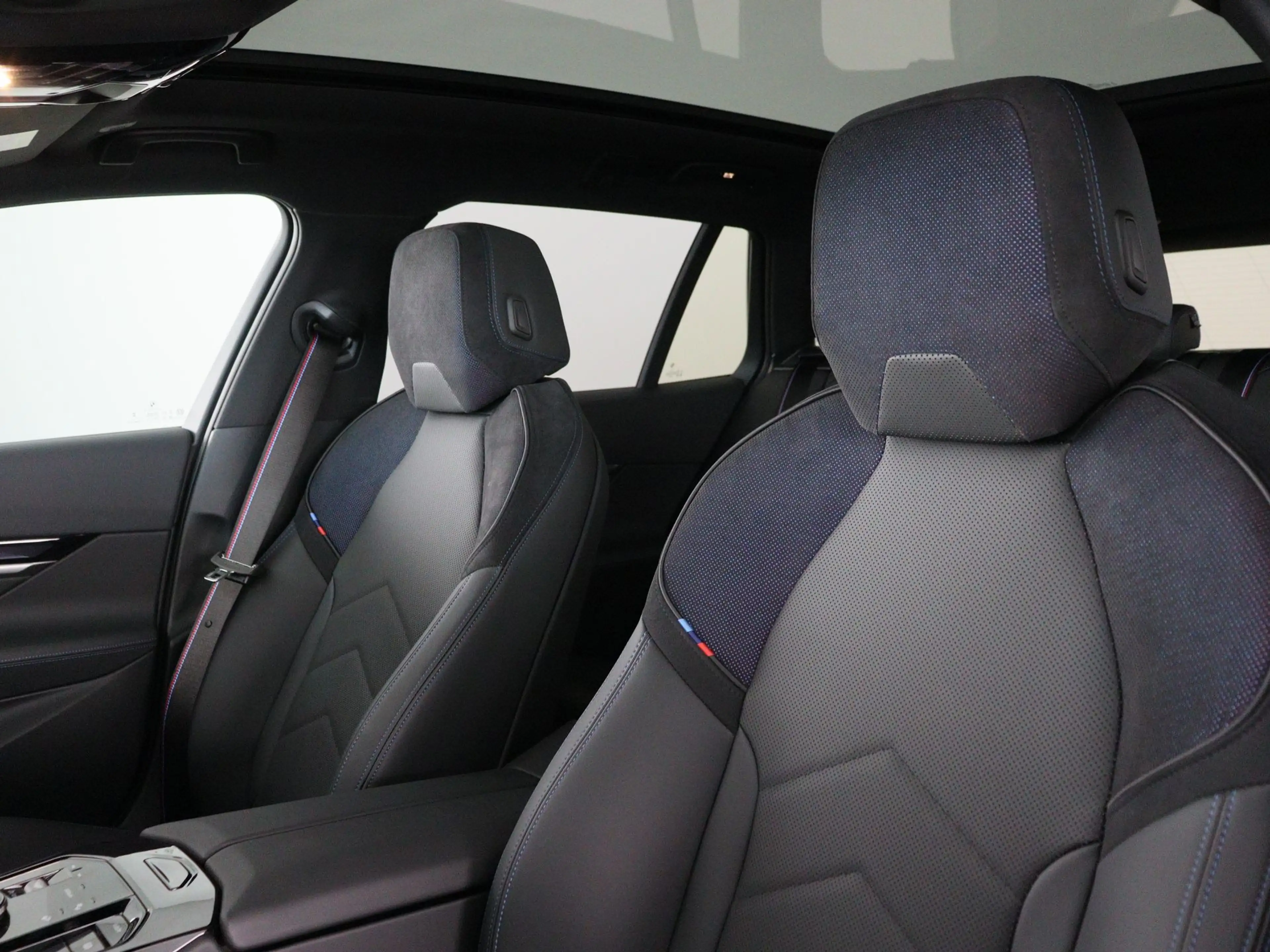 BMW 550 5 Serie 550e Touring xDrive — photo 7