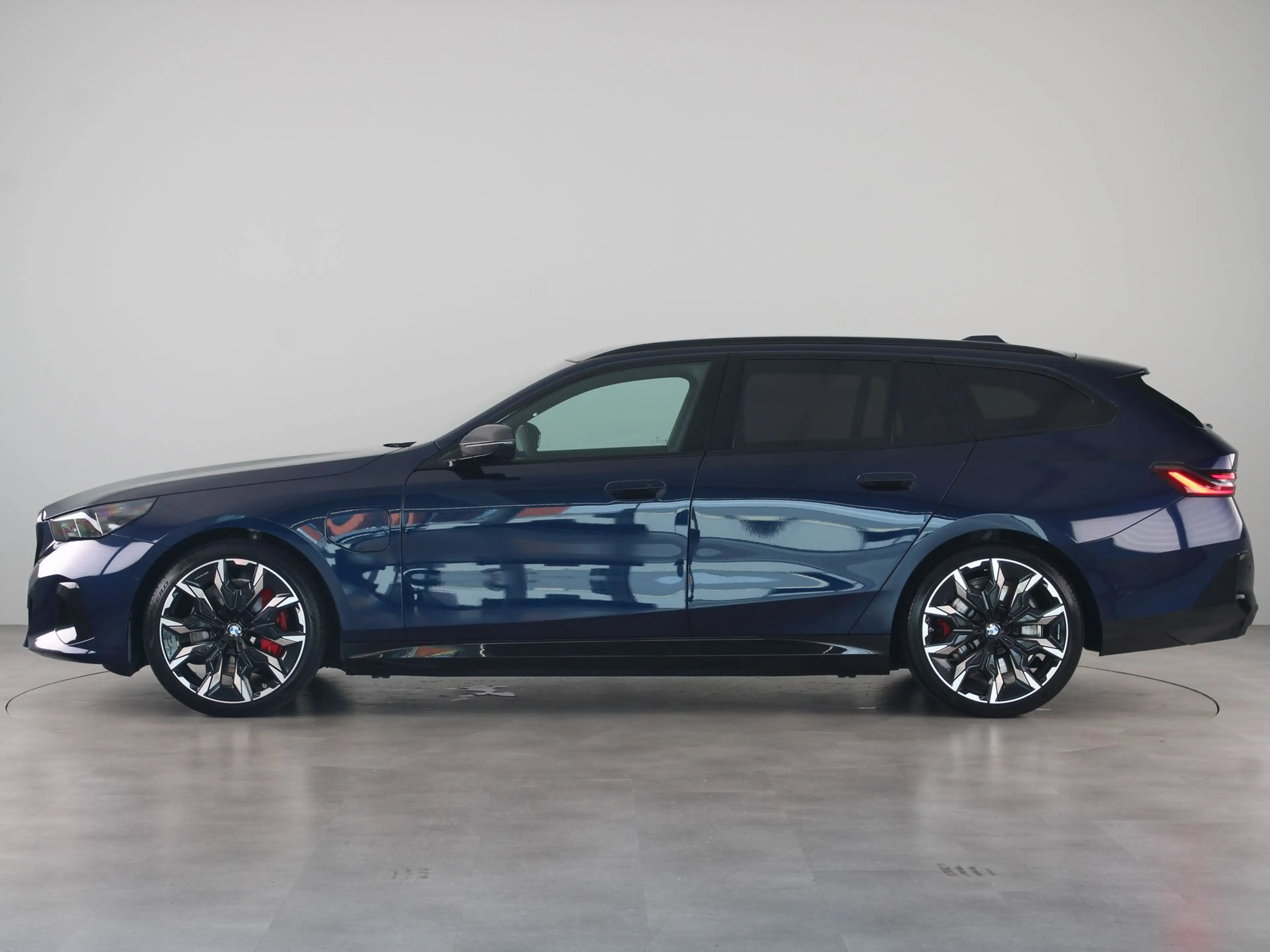 BMW 550 5 Serie 550e Touring xDrive — photo 14