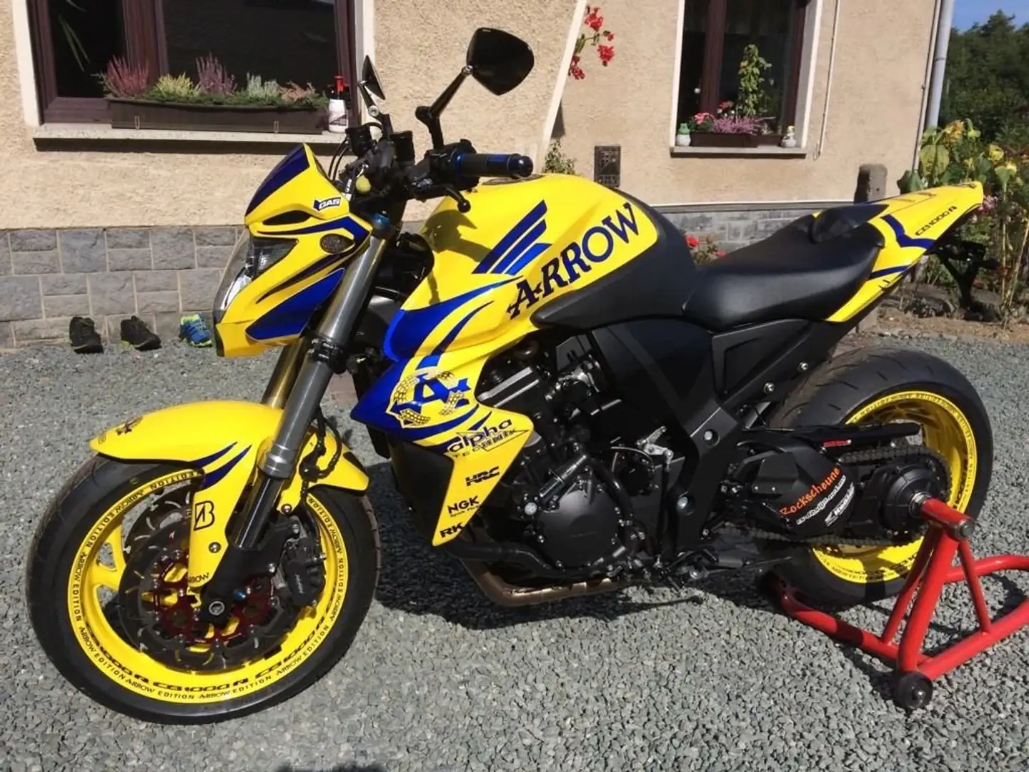 Honda CB 1000 Jaune - 1