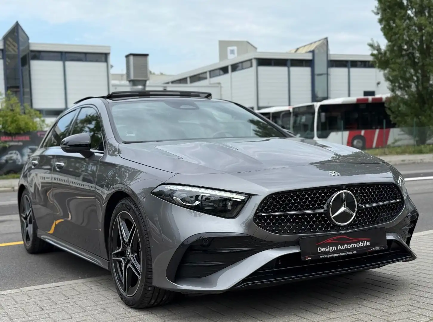Mercedes-Benz A 200 7G-DCT AMG LINE*PANO/MEMORY/360°/LASER/HUD Grau - 1
