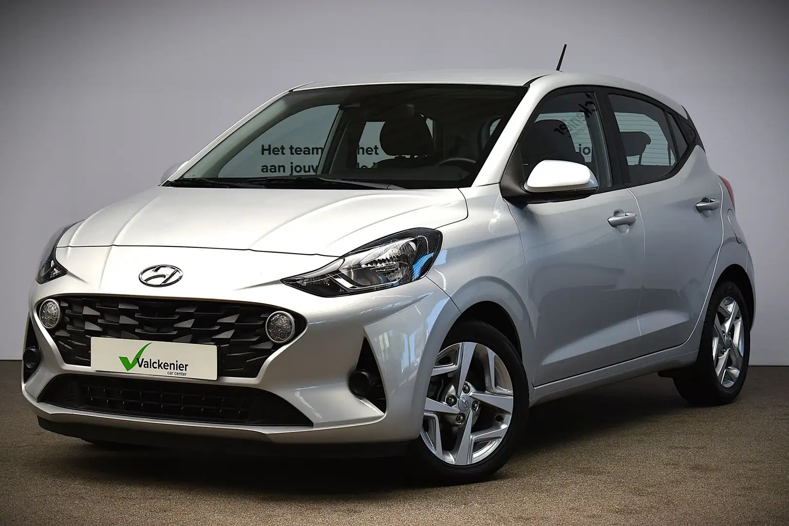 Hyundai i10 Twist 1.0i 67pk Automaat / Valckenier Car Center Silver - 1