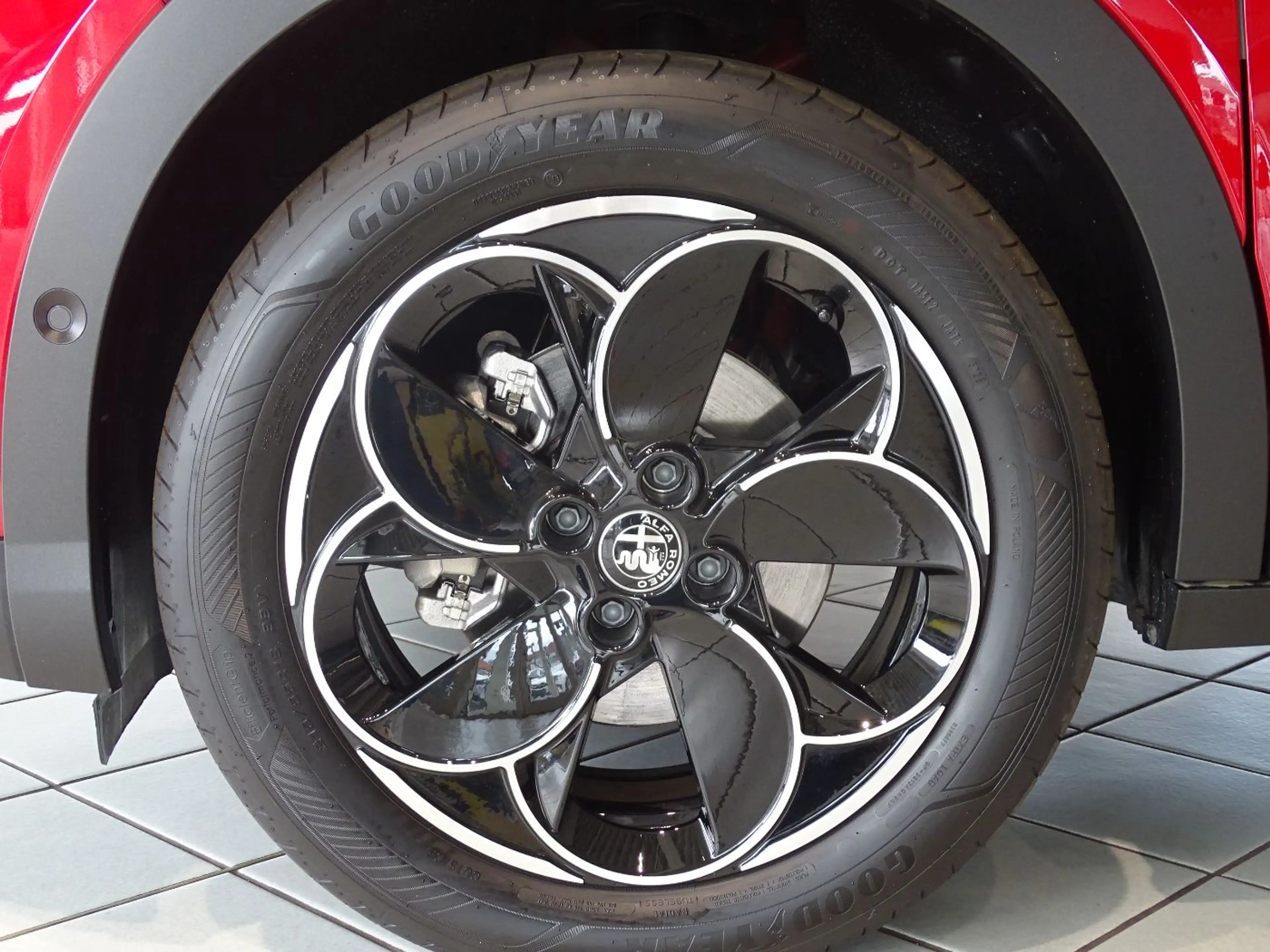 Alfa Romeo Junior SPECIALE 1.2 VGT Mild Hybrid LED+Navi+LM — photo 12