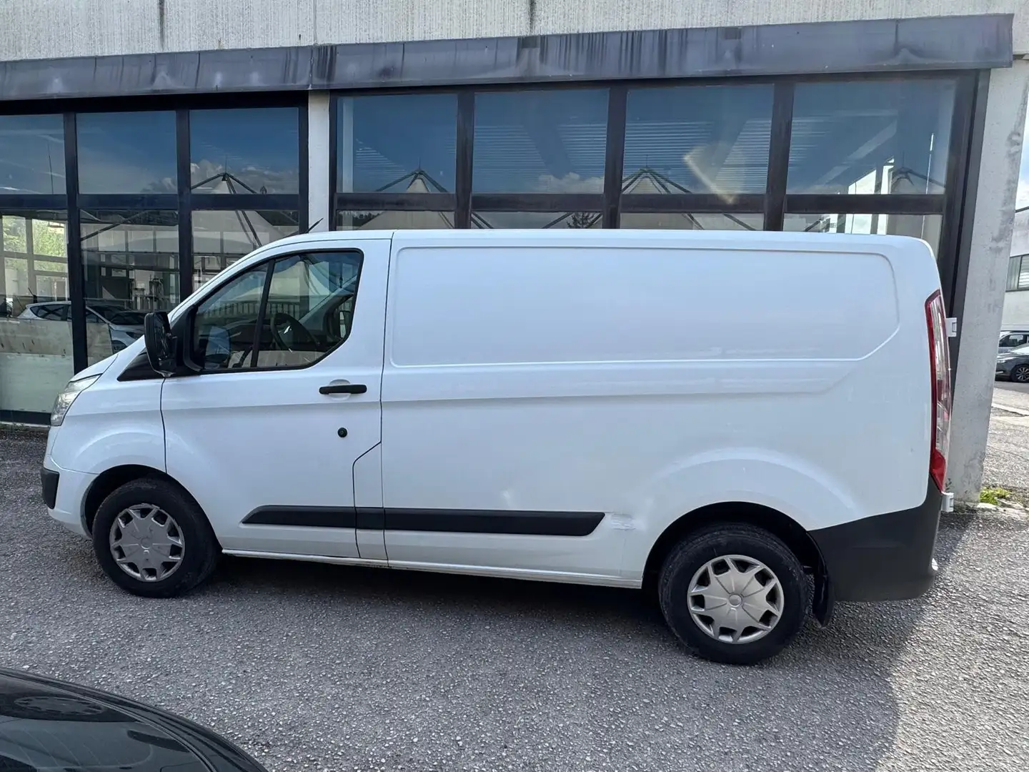 Ford Transit Custom MOTORE NUOVO PREZZO FINITO COMPRENSIVO DI PASSAGGI Blanco - 2