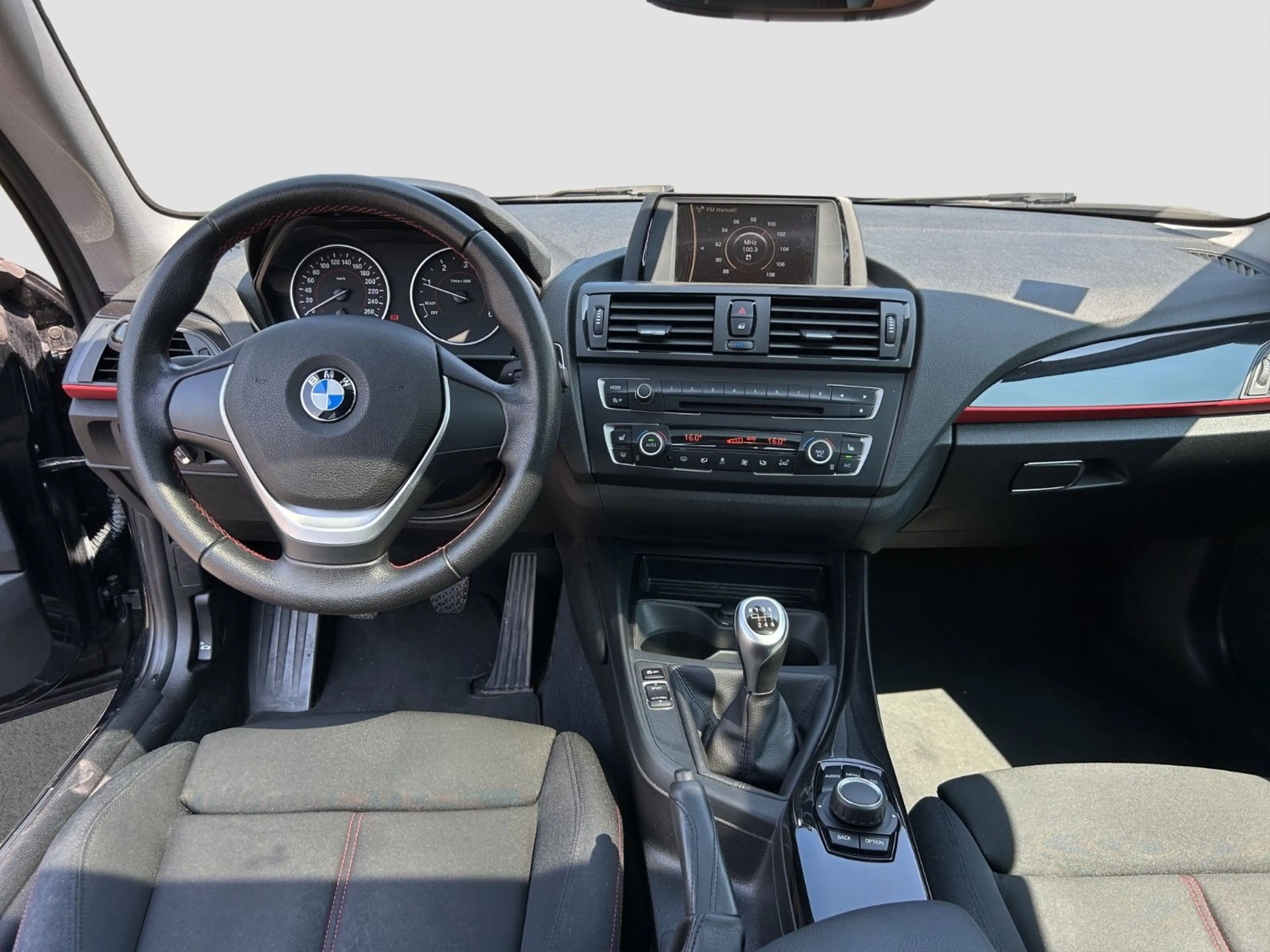 BMW 120 d xDrive SportLine/SD/1.HAND/AHK/SITZHEIZUNG — photo 13