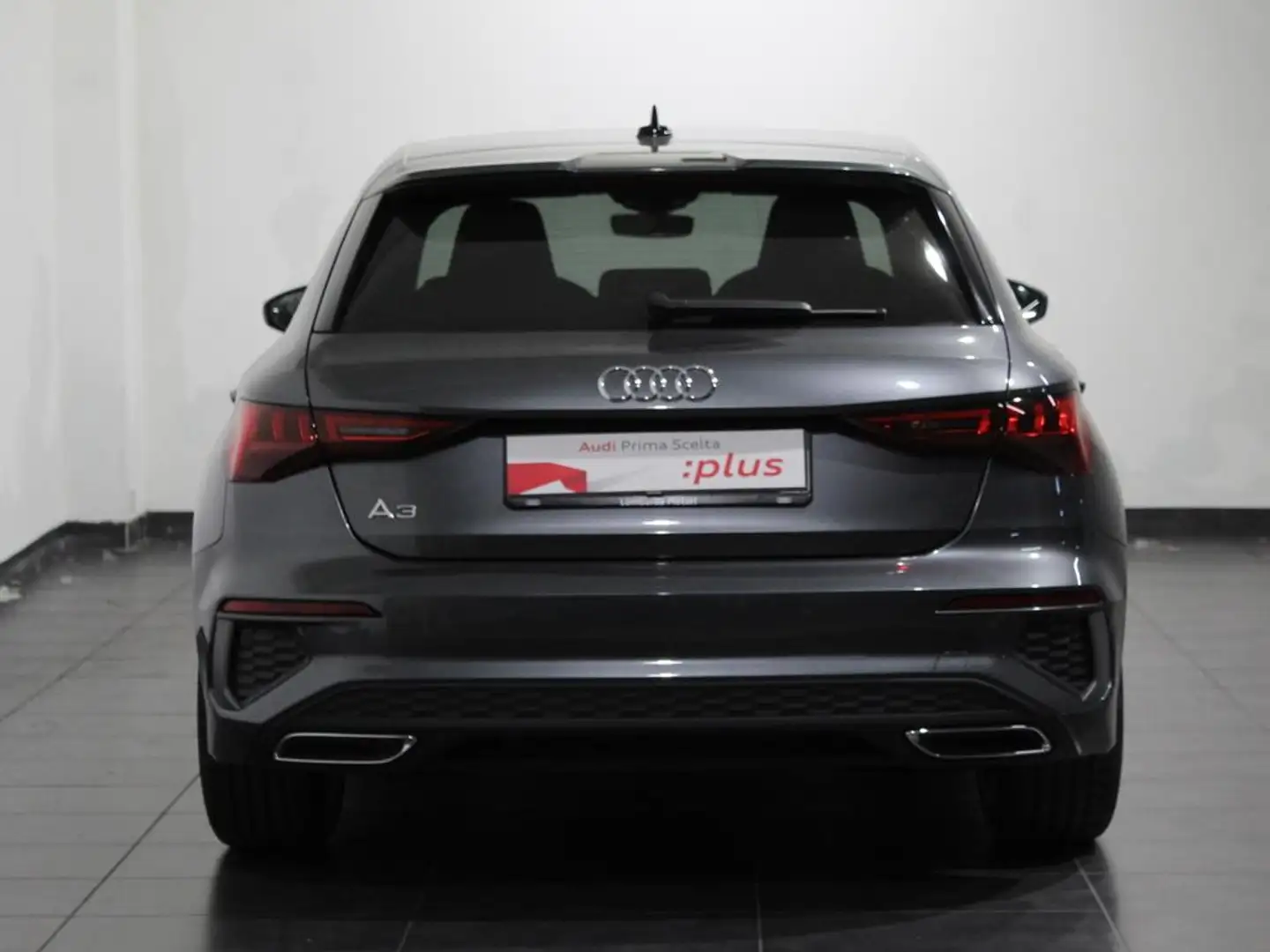 Audi A3 Sportback 35 2.0 tdi S line Edition s-tronic Grijs - 2
