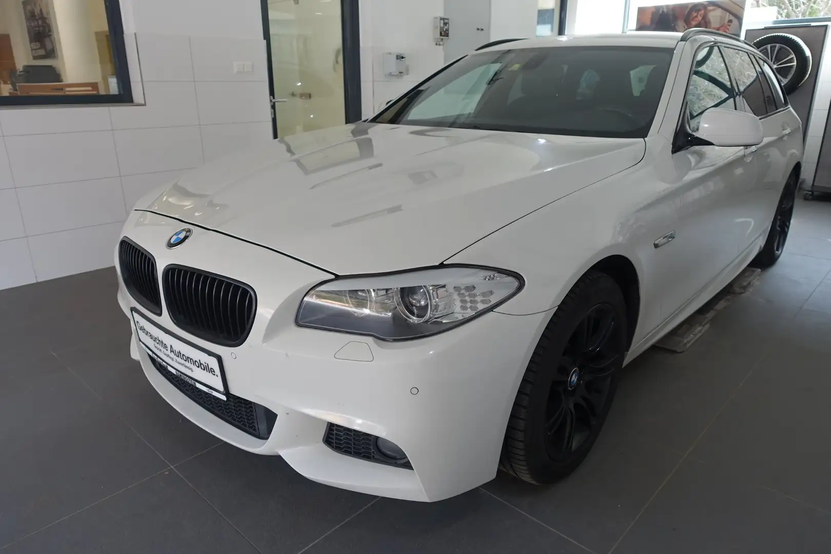 BMW 525 d xDrive M-Sport Weiß - 1