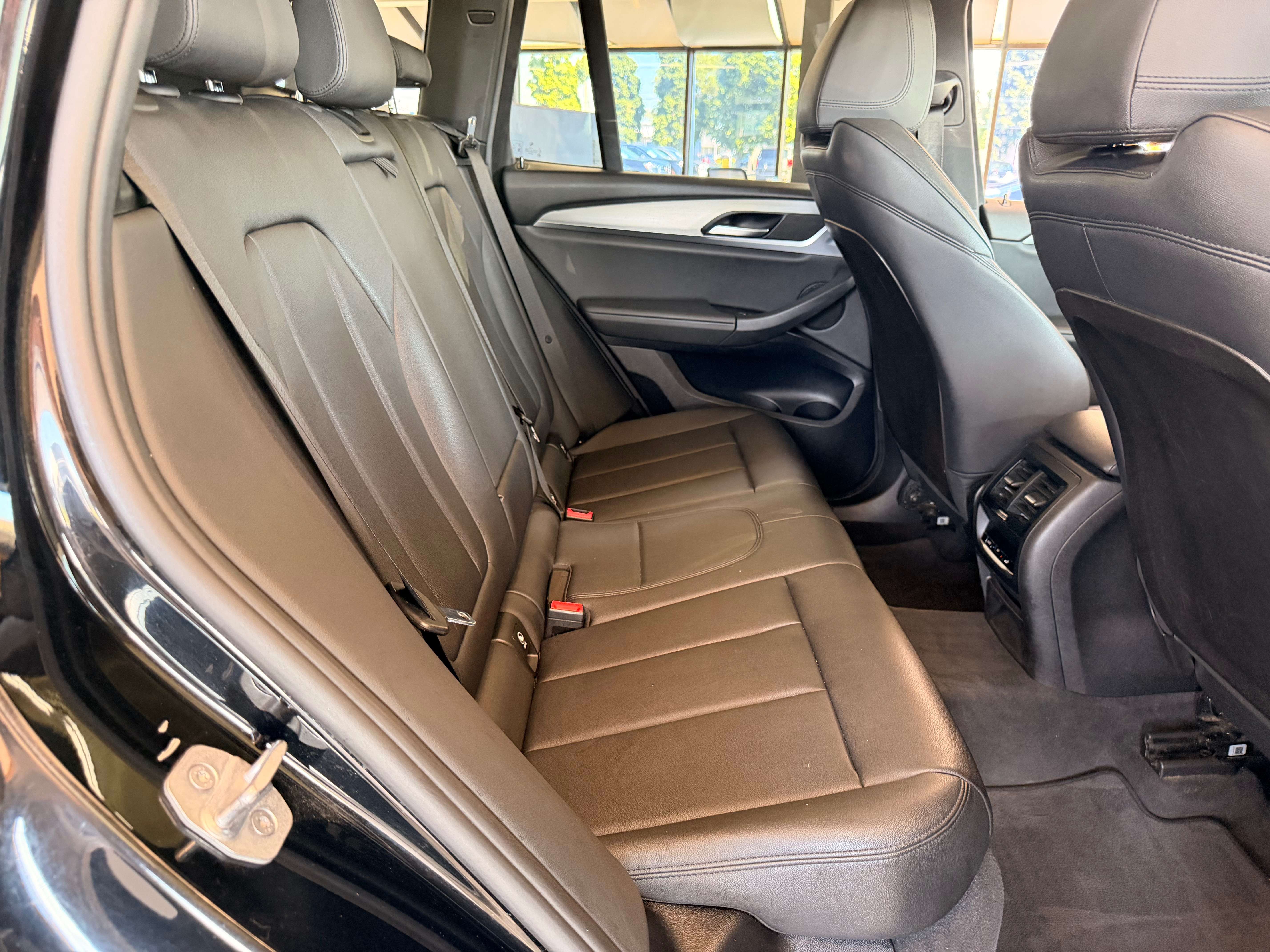 2018 BMW X3 xDrive30i - Image 12