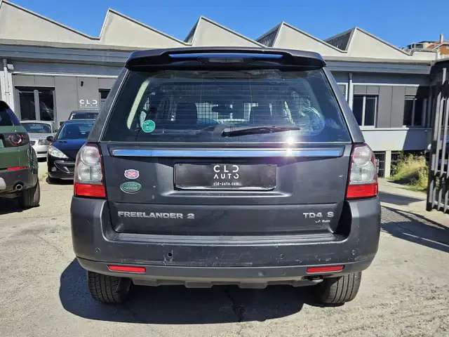 Land Rover Freelander 2 view 4