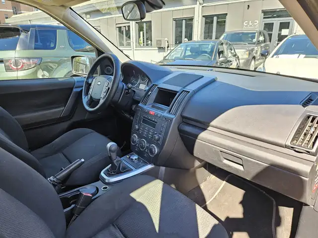 Land Rover Freelander 2 view 9