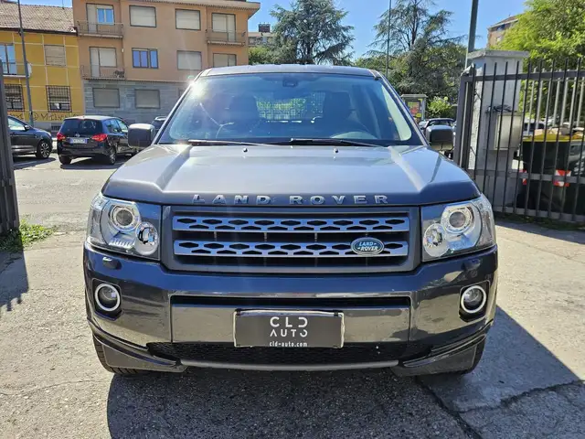 Land Rover Freelander 2 view 2