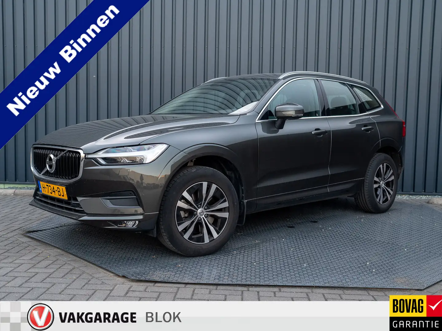 Volvo XC60 2.0 B5 AWD Momentum Pro | Trekhaak wegkl. | BLIS | Gris - 1