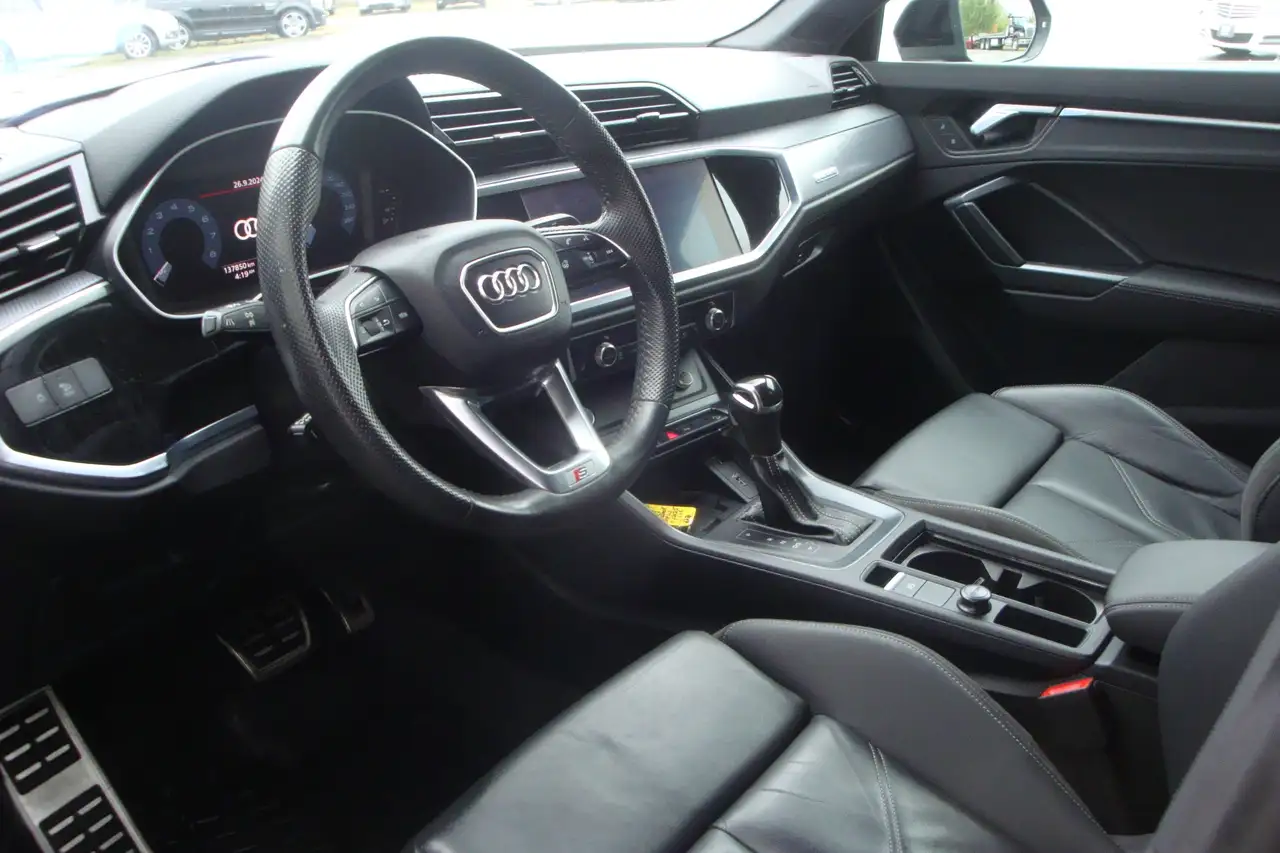 Audi Q3 снимка Audi Q3