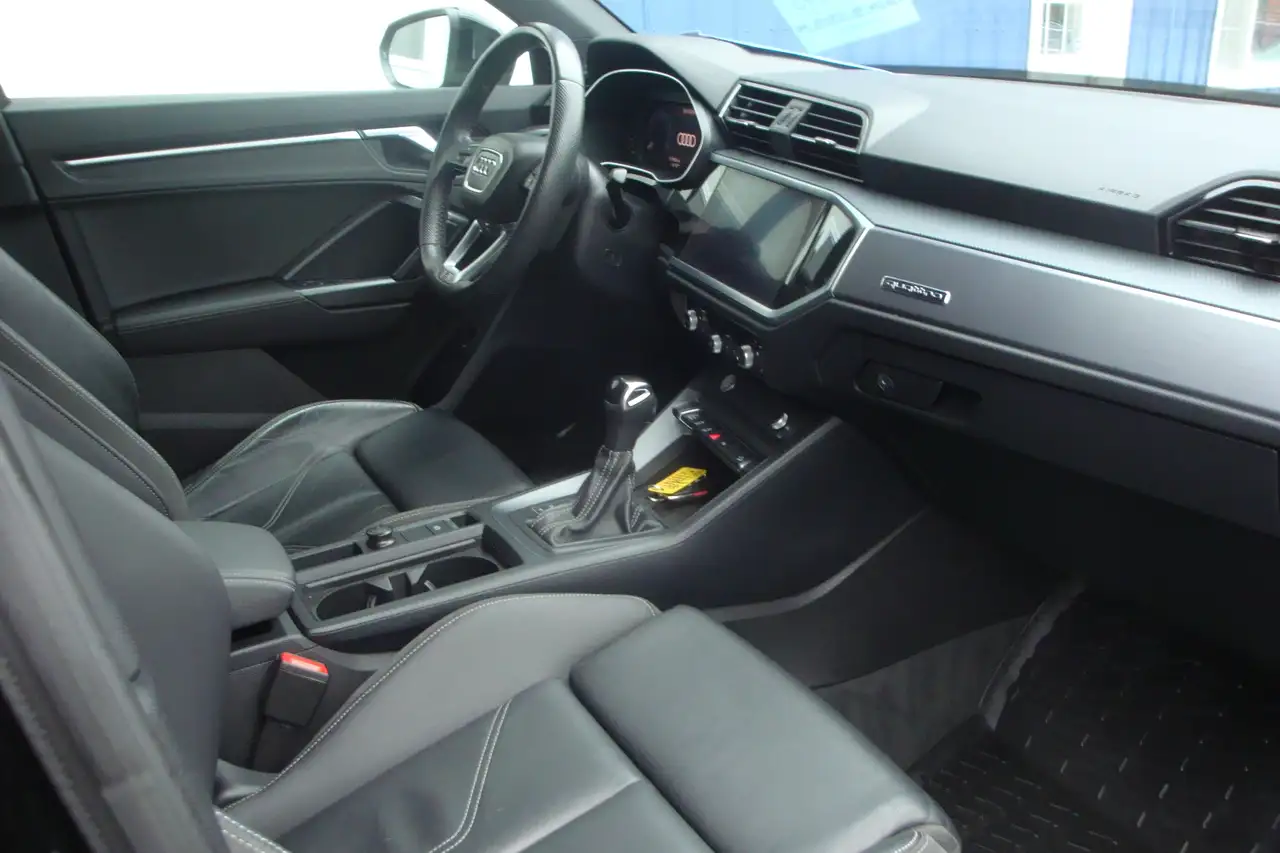 Audi Q3 снимка Audi Q3