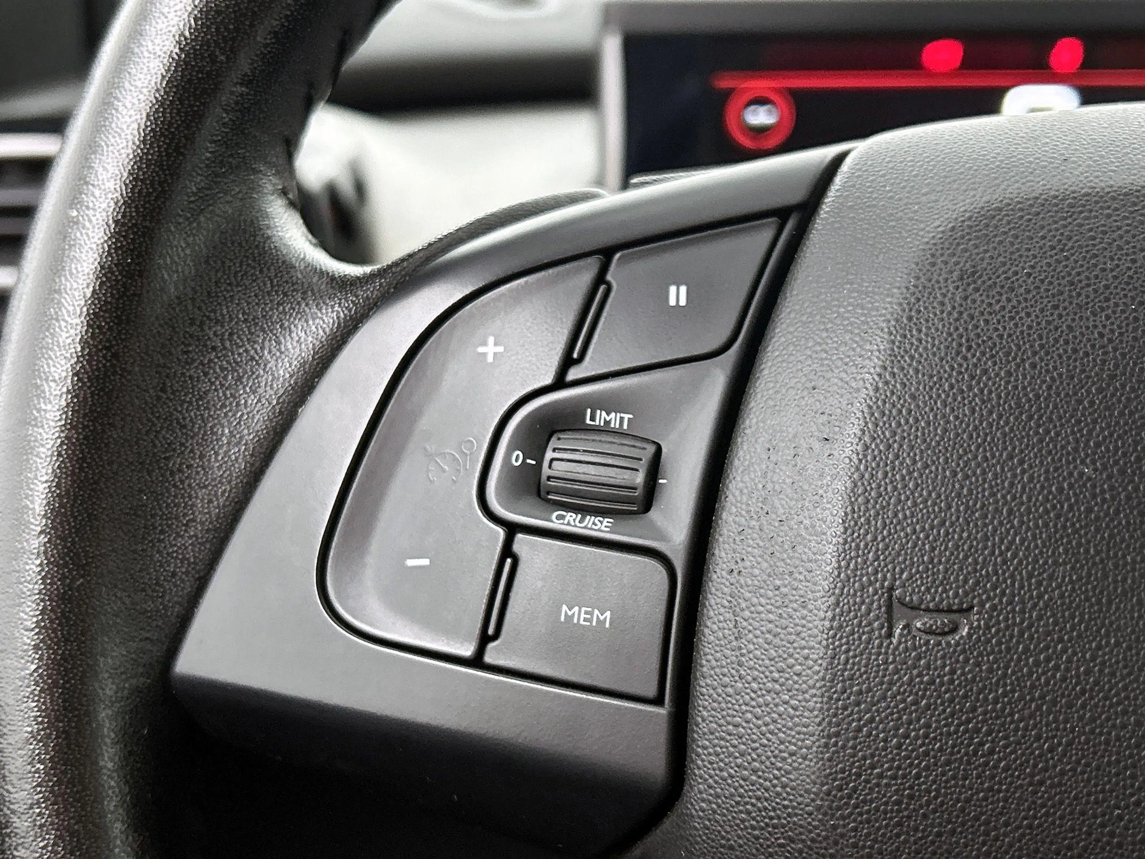 Citroen C4 Cactus 1.2 PureTech Business — photo 6