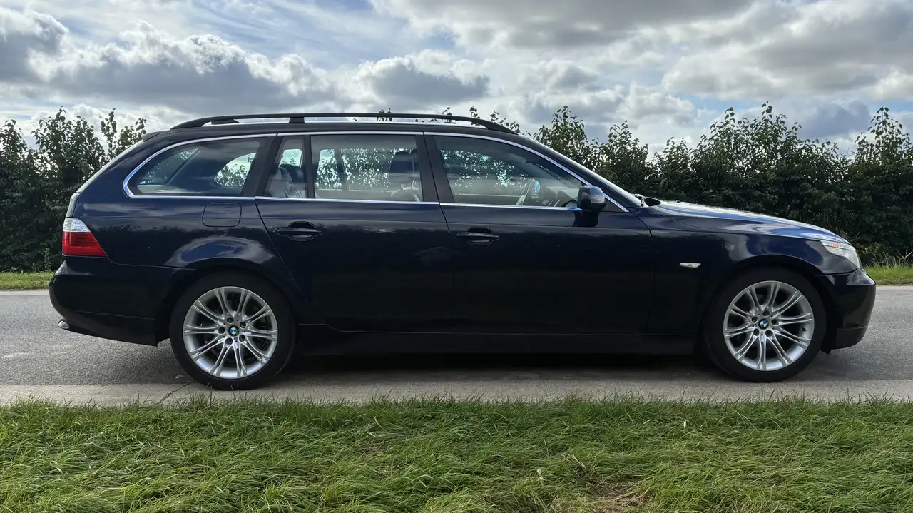 BMW 523