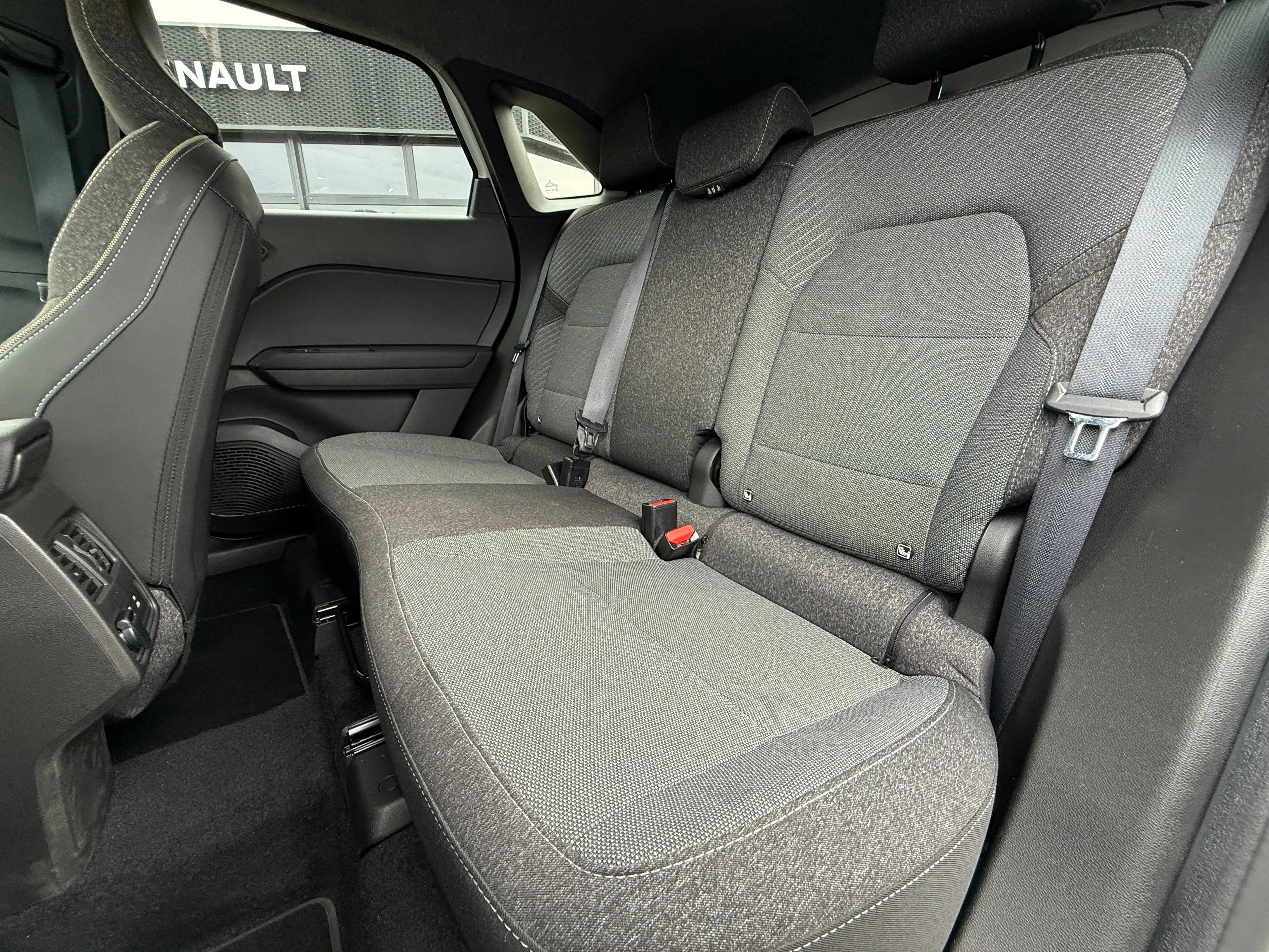 Renault Symbioz 145 E-Tech Full Hybrid Techno — photo 8