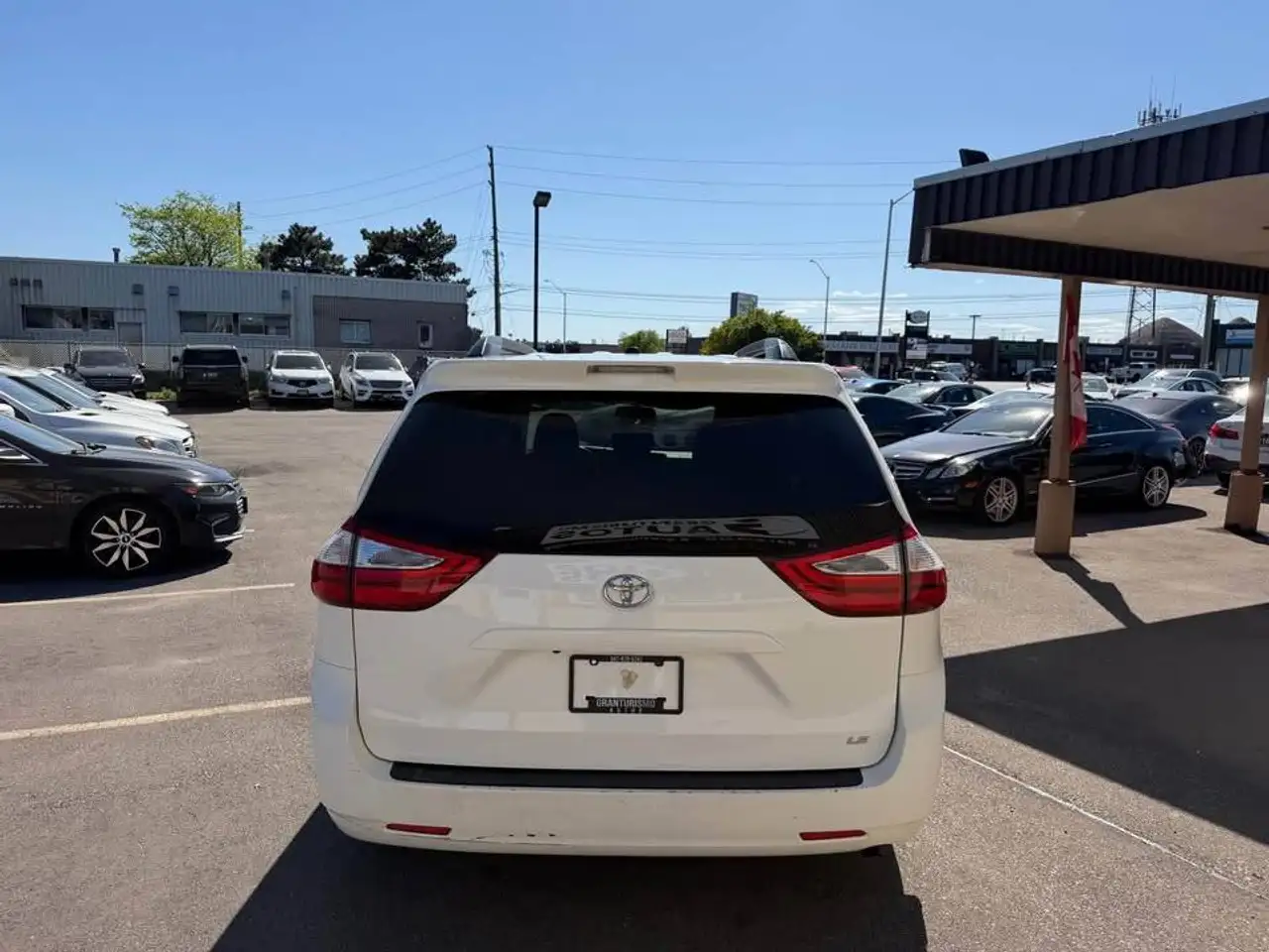 Toyota Sienna photo Toyota Sienna