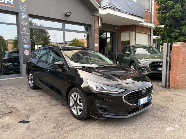 Ford Focus view 2