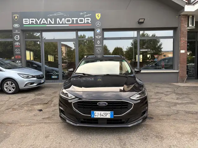 Ford Focus view 3