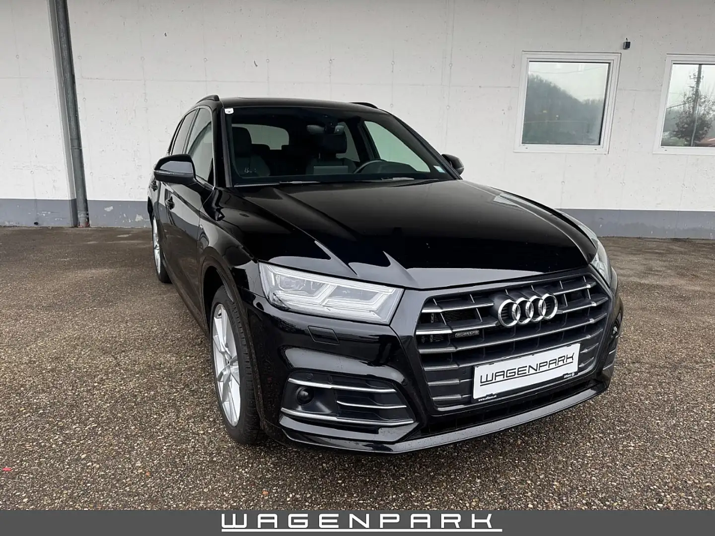 Audi Q5 55 TFSI e quattro sport S line Sport-Paket Plus Schwarz - 1