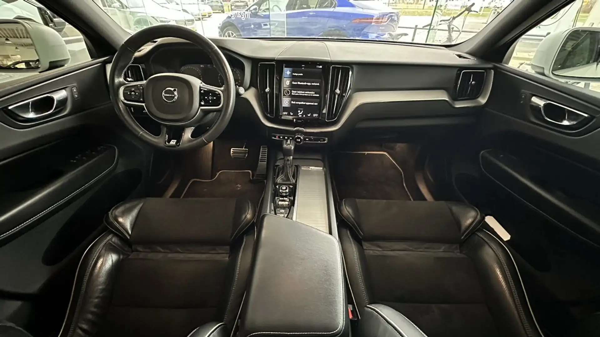 Volvo XC60 2.0 T5 R-Design | Navigatie | Apple carplay/Androi Wit - 2