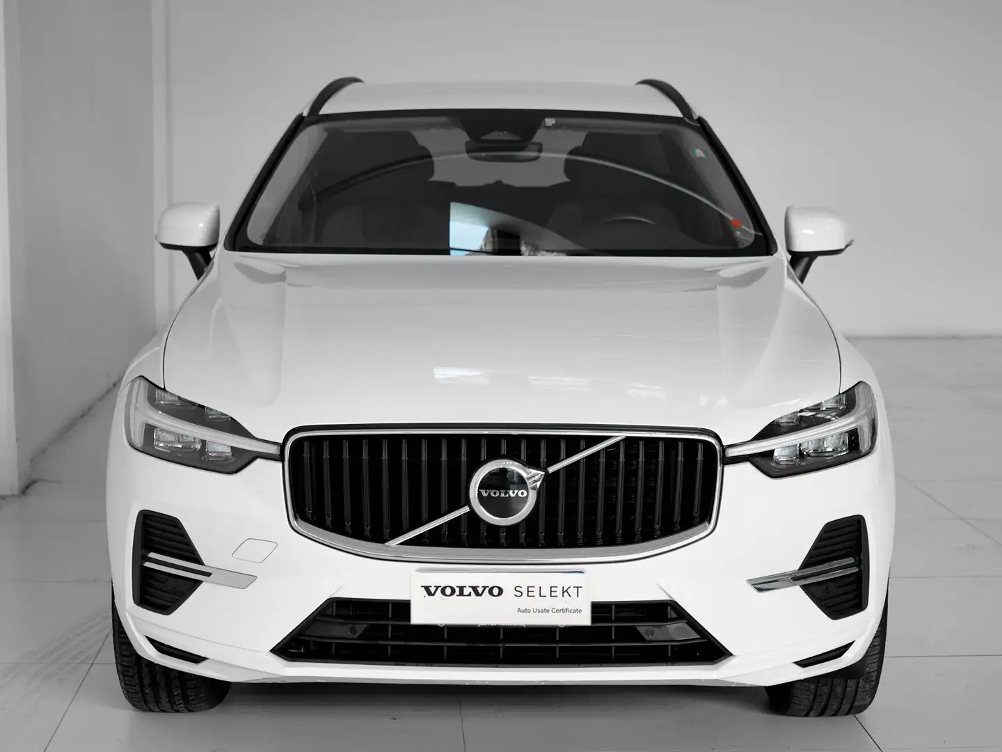 Volvo XC60 XC60 II 2022 2.0 b4 Momentum Pro awd auto Weiß - 2