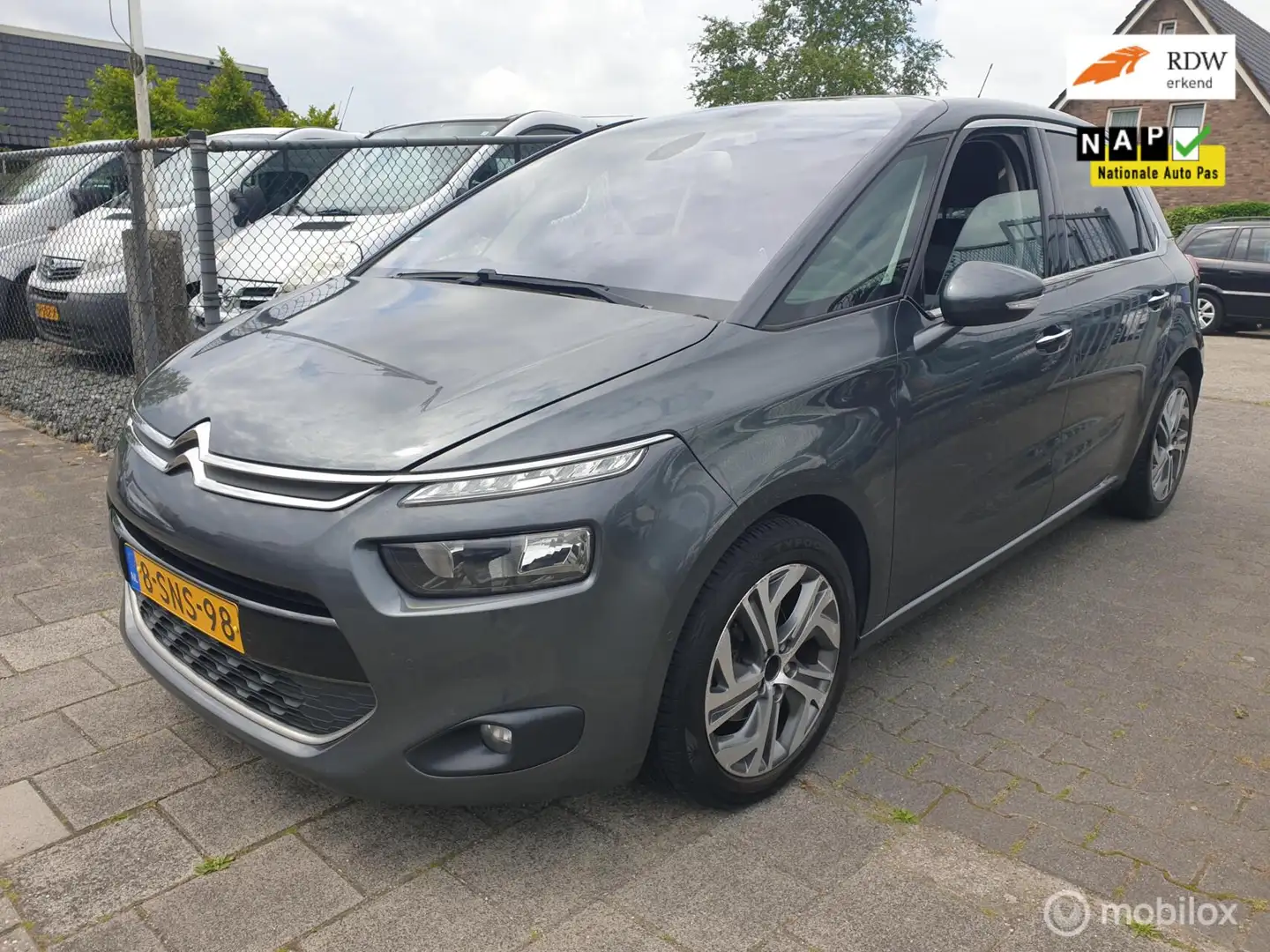 Citroen C4 Picasso 1.6 HDi Intensive Grijs - 1