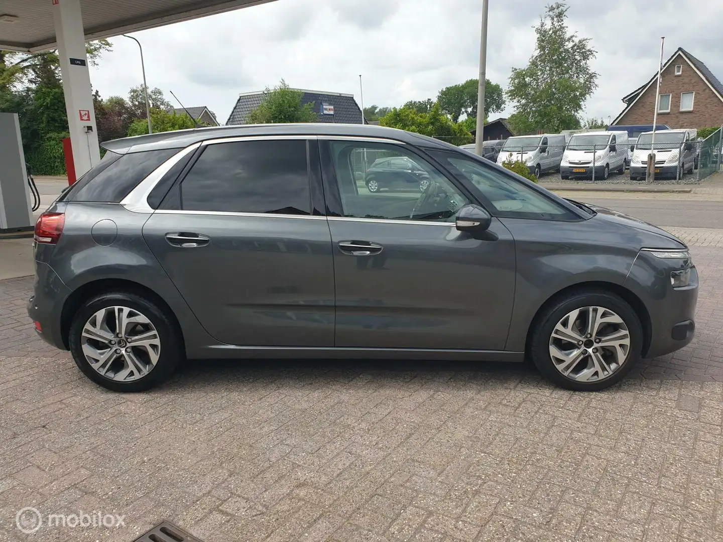 Citroen C4 Picasso 1.6 HDi Intensive Grijs - 2