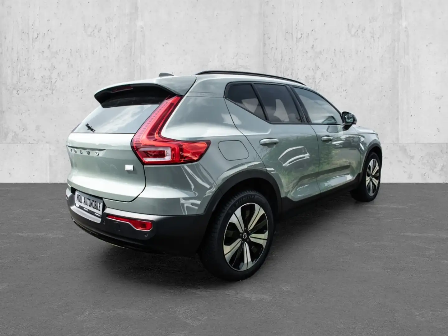 Volvo XC40 Plus Dark Recharge Plug-In Hybrid 2WD T4 Twin Engi Grün - 2