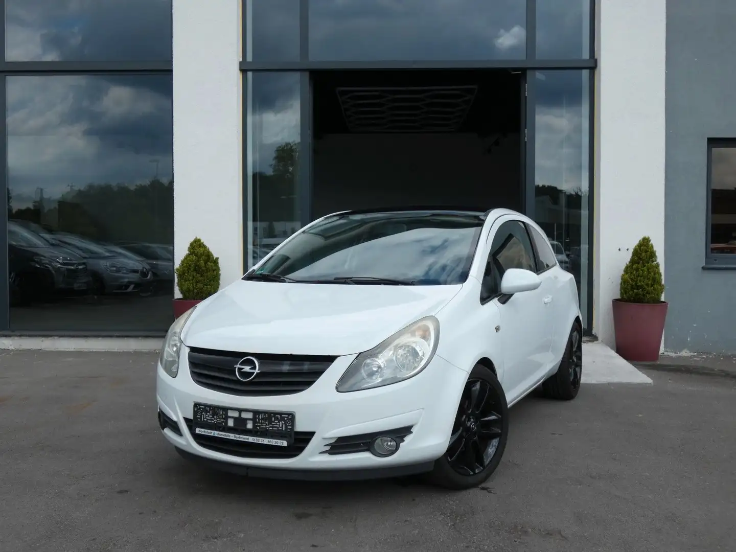 Opel Corsa D 1.4*Klima*Shz*Pdc* Weiß - 1
