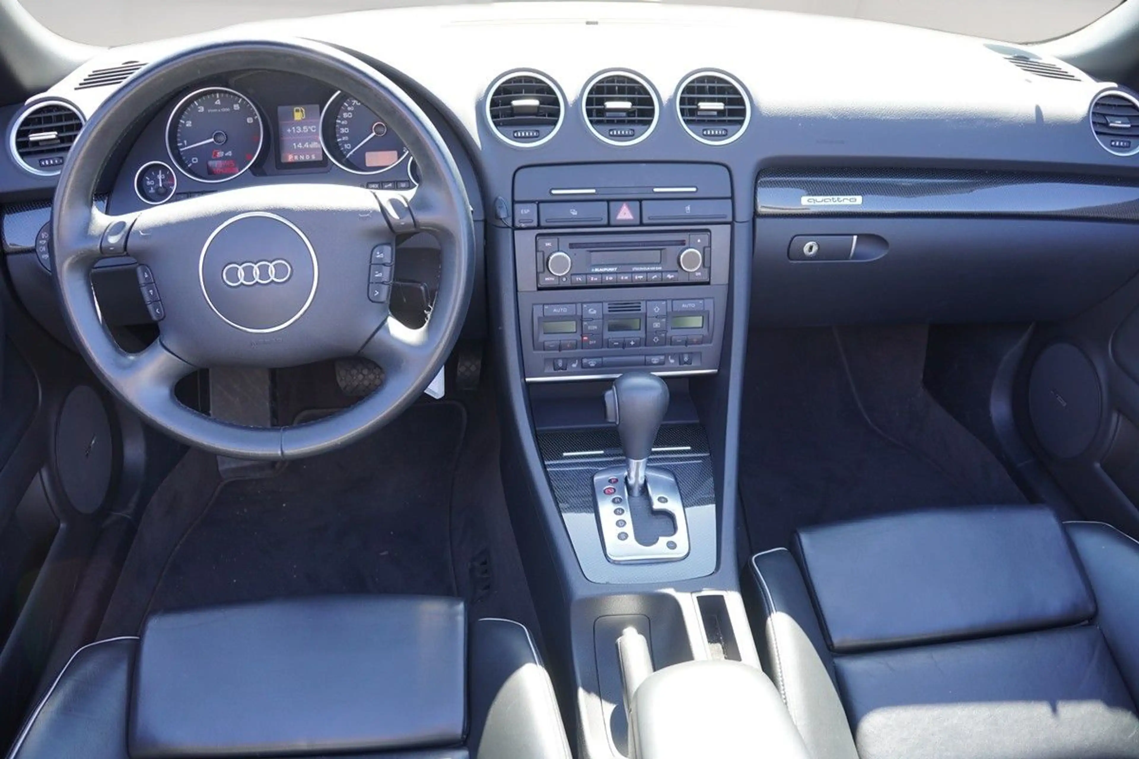 Audi S4 Cabrio 4.2 V8 quattro Automatik-Leder-Bose — photo 7