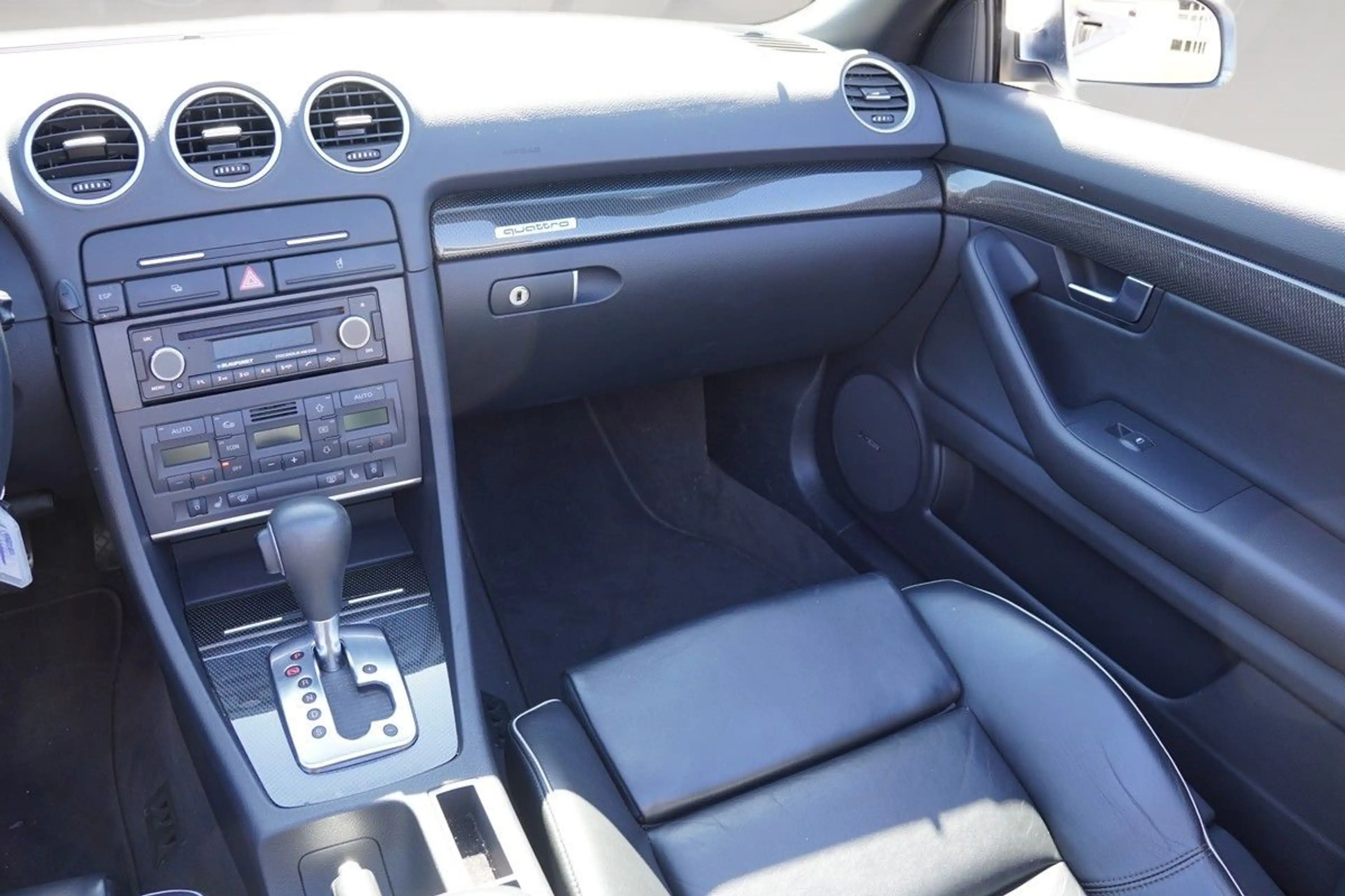 Audi S4 Cabrio 4.2 V8 quattro Automatik-Leder-Bose — photo 9