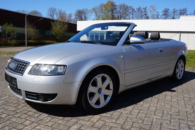 Audi S4 Cabrio 4.2 V8 quattro Automatik-Leder-Bose